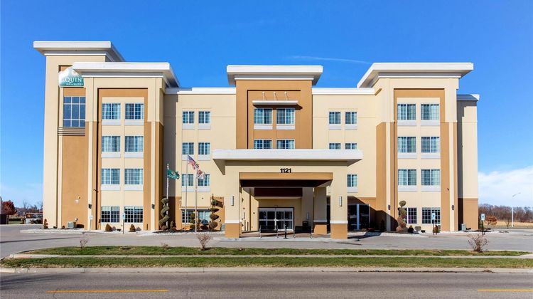 La Quinta Inn & Suites Springfield Exterior