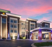 La Quinta Inn & Suites Springfield Exterior