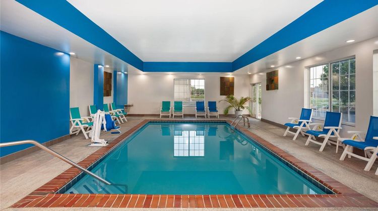 La Quinta Inn & Suites Springfield Pool