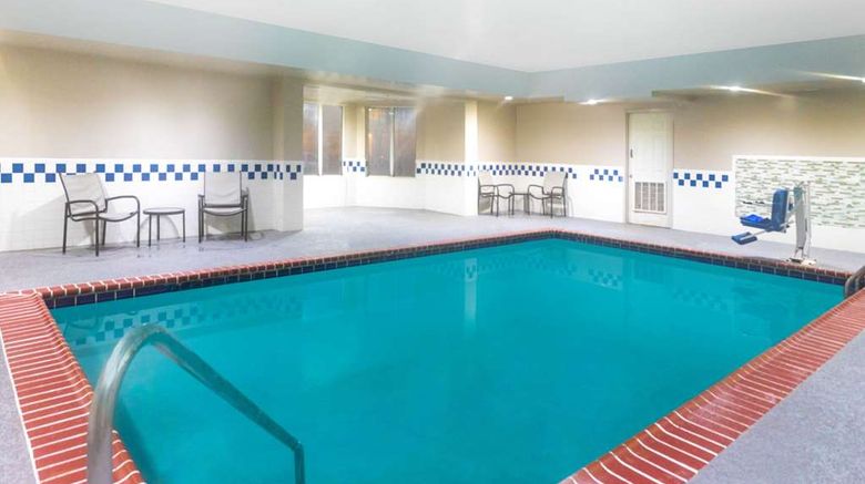 <b>La Quinta Inn & Suites Hopkinsville Pool</b>. Images powered by <a href="https://iceportal.shijigroup.com/" title="IcePortal" target="_blank">IcePortal</a>.