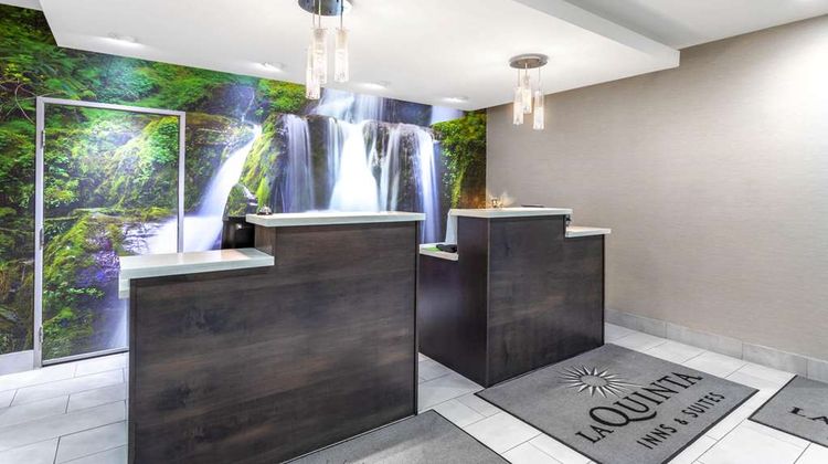 La Quinta Inn & Suites Hopkinsville Lobby