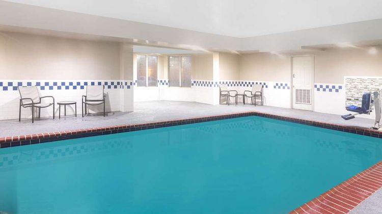 La Quinta Inn & Suites Hopkinsville Pool