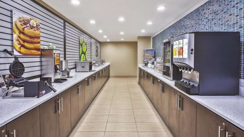 <b>La Quinta Inn & Suites by Wyndham Niagar Other</b>. Images powered by <a href="https://iceportal.shijigroup.com/" title="IcePortal" target="_blank">IcePortal</a>.