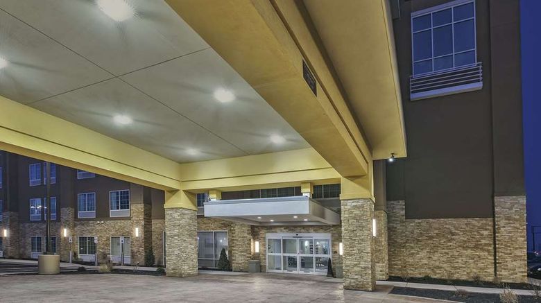 <b>La Quinta Inn & Suites by Wyndham Niagar Exterior</b>. Images powered by <a href="https://iceportal.shijigroup.com/" title="IcePortal" target="_blank">IcePortal</a>.