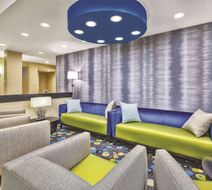 La Quinta Inn & Suites by Wyndham Niagar Lobby