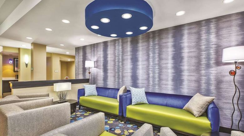 <b>La Quinta Inn & Suites by Wyndham Niagar Lobby</b>. Images powered by <a href="https://iceportal.shijigroup.com/" title="IcePortal" target="_blank">IcePortal</a>.