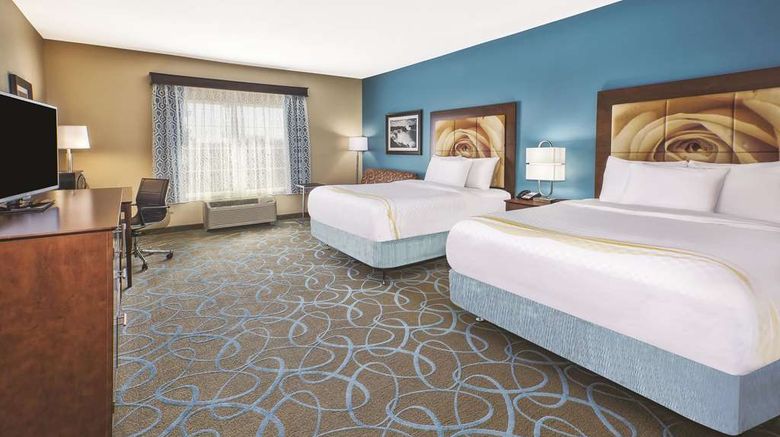 <b>La Quinta Inn & Suites by Wyndham Niagar Room</b>. Images powered by <a href="https://iceportal.shijigroup.com/" title="IcePortal" target="_blank">IcePortal</a>.