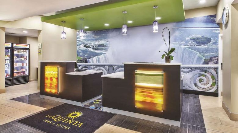 <b>La Quinta Inn & Suites by Wyndham Niagar Lobby</b>. Images powered by <a href="https://iceportal.shijigroup.com/" title="IcePortal" target="_blank">IcePortal</a>.