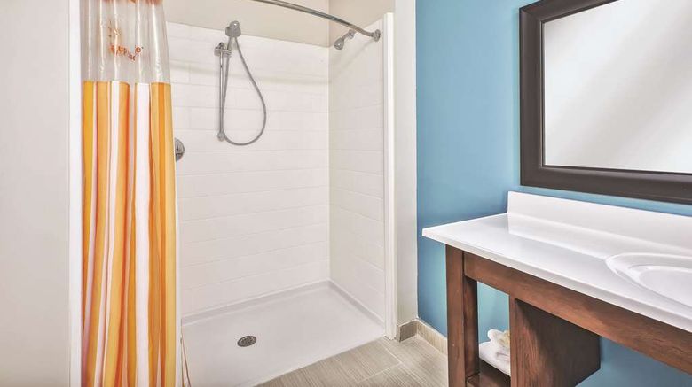 <b>La Quinta Inn & Suites by Wyndham Niagar Room</b>. Images powered by <a href="https://iceportal.shijigroup.com/" title="IcePortal" target="_blank">IcePortal</a>.