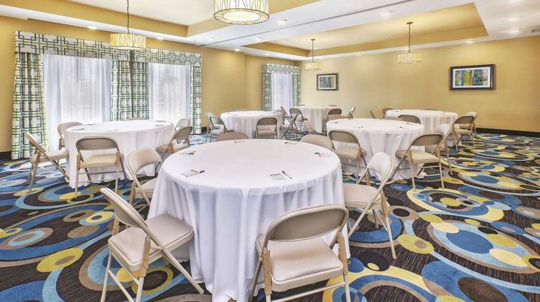 <b>La Quinta Inn & Suites by Wyndham Niagar Meeting</b>. Images powered by <a href="https://iceportal.shijigroup.com/" title="IcePortal" target="_blank">IcePortal</a>.