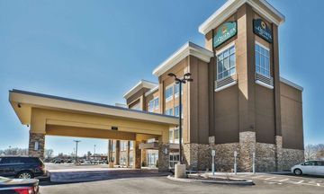 La Quinta Inn & Suites by Wyndham Niagar