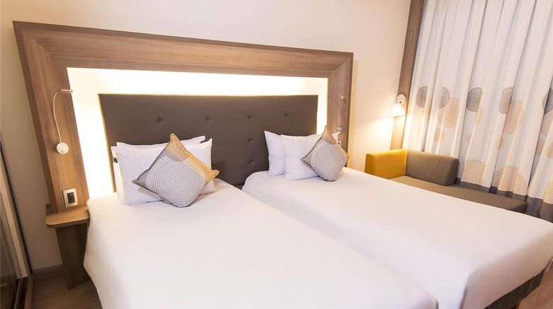 <b>Novotel Santos Room</b>. Images powered by <a href="https://iceportal.shijigroup.com/" title="IcePortal" target="_blank">IcePortal</a>.