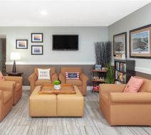 Baymont Inn & Suites Grand Haven Lobby