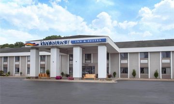 Baymont Inn & Suites Grand Haven