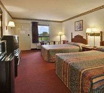 Baymont Inn & Suites Cave City Room