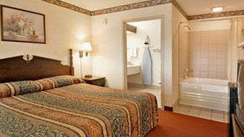 <b>Baymont Inn & Suites Cave City Suite</b>. Images powered by <a href="https://iceportal.shijigroup.com/" title="IcePortal" target="_blank">IcePortal</a>.