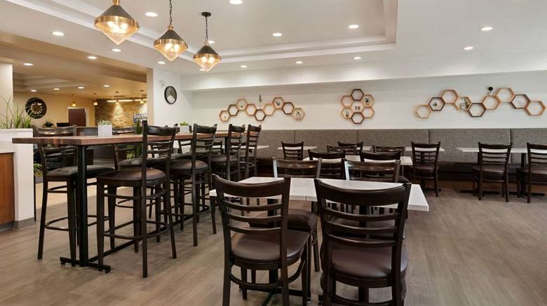 <b>Days Inn & Suites Sherwood Park Restaurant</b>. Images powered by <a href="https://iceportal.shijigroup.com/" title="IcePortal" target="_blank">IcePortal</a>.
