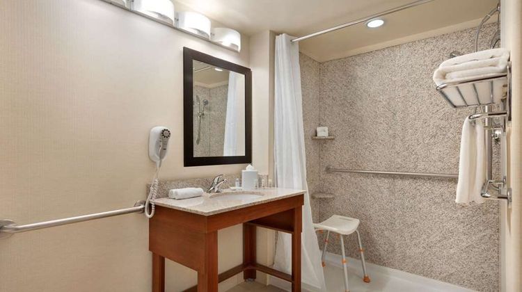 Days Inn & Suites Sherwood Park Room