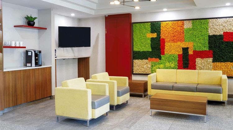 Days Inn & Suites Sherwood Park Lobby