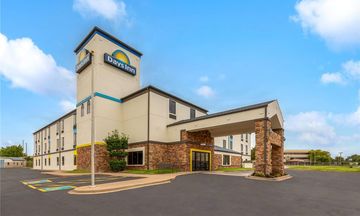 Days Inn Tulsa Central