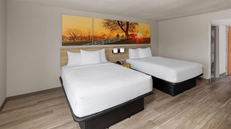 Days Inn Tulsa Central Room