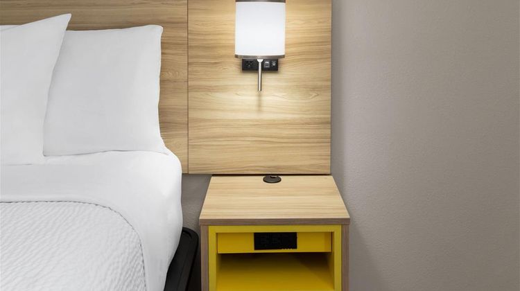 Days Inn Tulsa Central Room