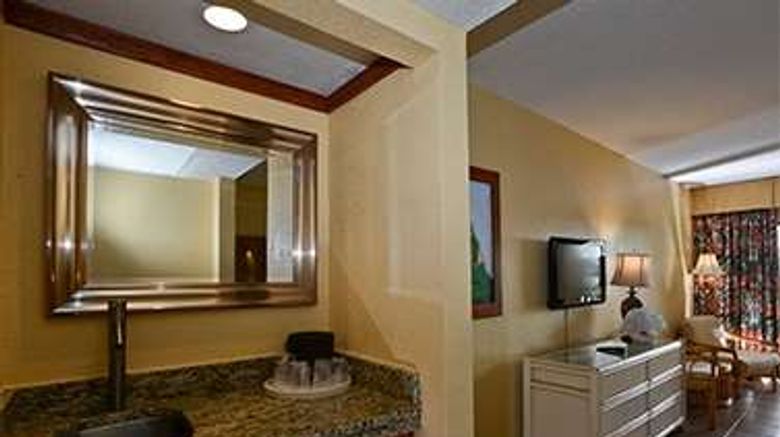 <b>Emerald Beach Resort Room</b>. Images powered by <a href="https://iceportal.shijigroup.com/" title="IcePortal" target="_blank">IcePortal</a>.