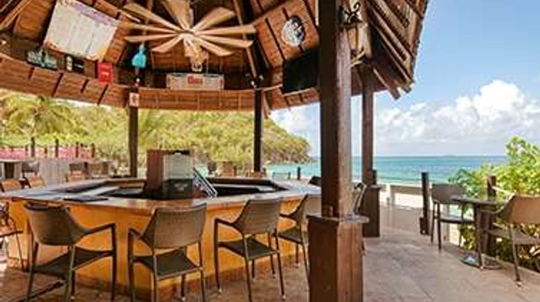 <b>Emerald Beach Resort Restaurant</b>. Images powered by <a href="https://iceportal.shijigroup.com/" title="IcePortal" target="_blank">IcePortal</a>.