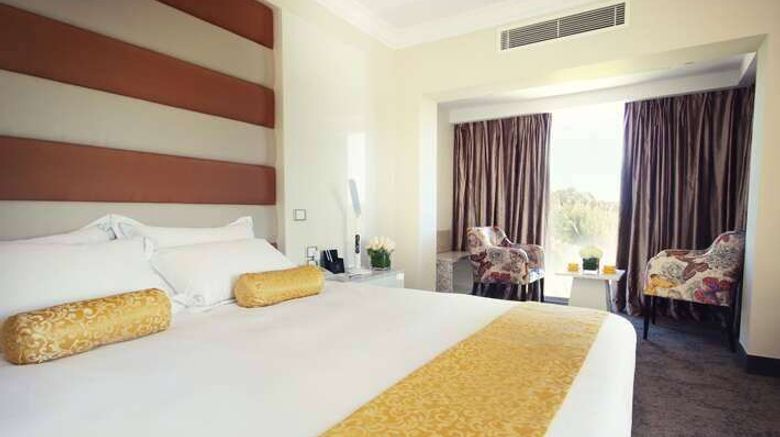 <b>Swan River Hotel Room</b>. Images powered by <a href="https://iceportal.shijigroup.com/" title="IcePortal" target="_blank">IcePortal</a>.