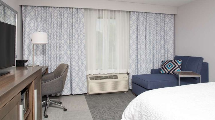 Hampton Inn & Suites Michigan City Room