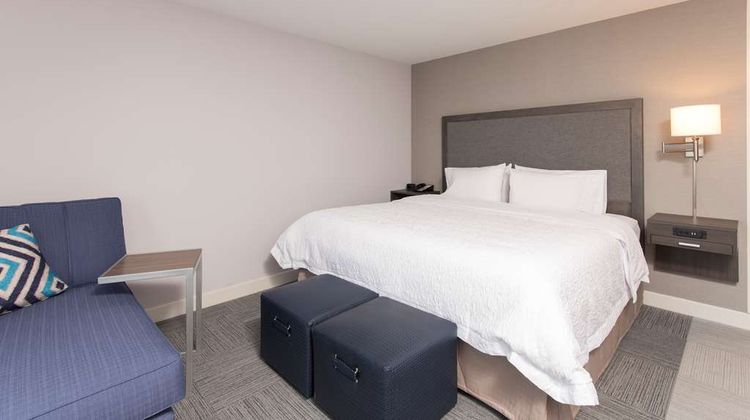 Hampton Inn & Suites Michigan City Room