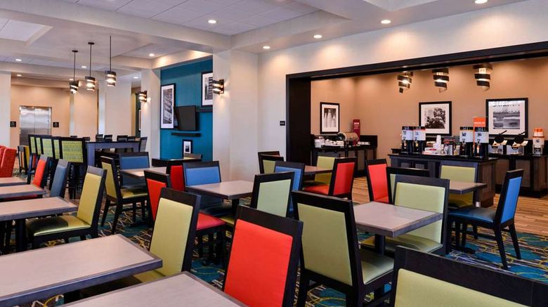 <b>Hampton Inn Pittsburgh/Wexford Restaurant</b>. Images powered by <a href="https://iceportal.shijigroup.com/" title="IcePortal" target="_blank">IcePortal</a>.