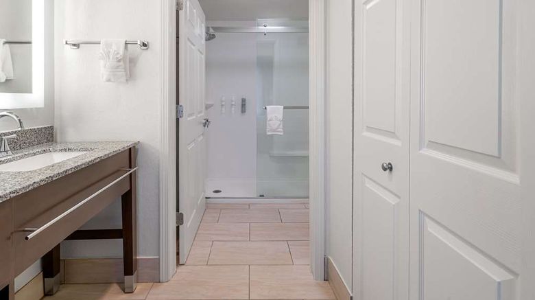 <b>Homewood Suites by Hilton Eatontown Room</b>. Images powered by <a href="https://iceportal.shijigroup.com/" title="IcePortal" target="_blank">IcePortal</a>.