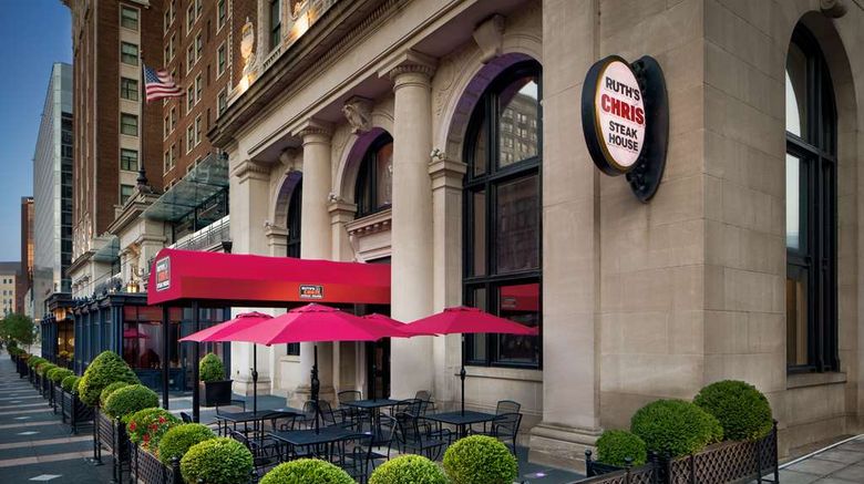 <b>Amway Grand Plaza Hotel, Curio Coll Restaurant</b>. Images powered by <a href="https://iceportal.shijigroup.com/" title="IcePortal" target="_blank">IcePortal</a>.