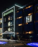 M1 Club Hotel