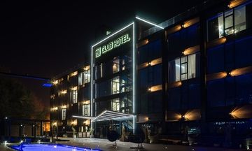 M1 Club Hotel