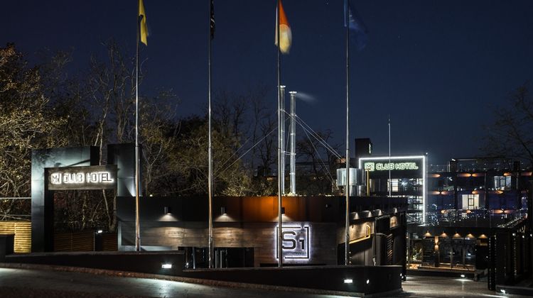 M1 Club Hotel Exterior