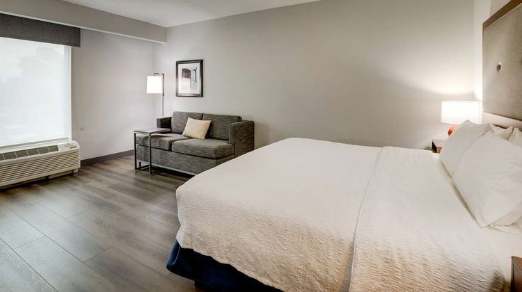 Hampton Inn & Suites Rome Room