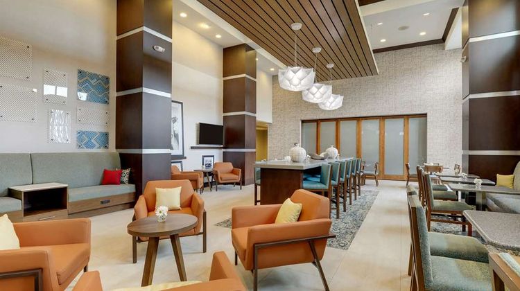 Hampton Inn & Suites Rome Lobby