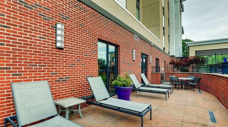 Hampton Inn & Suites Rome Exterior