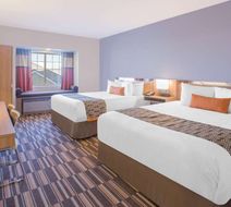 Microtel Inn & Suites Cuauhtemoc Room