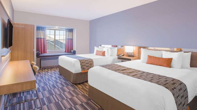 Microtel Inn & Suites Cuauhtemoc Room