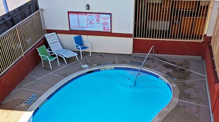 Americas Best Value Inn Brownsville Pool