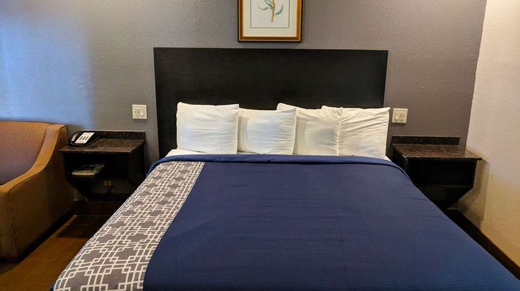 Americas Best Value Inn Brownsville Room
