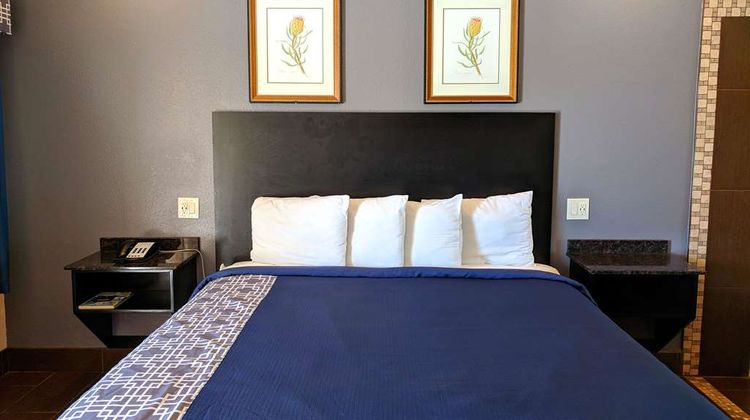 Americas Best Value Inn Brownsville Suite