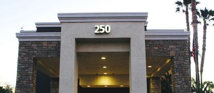 Best Western Plus Arrowhead Hotel Exterior