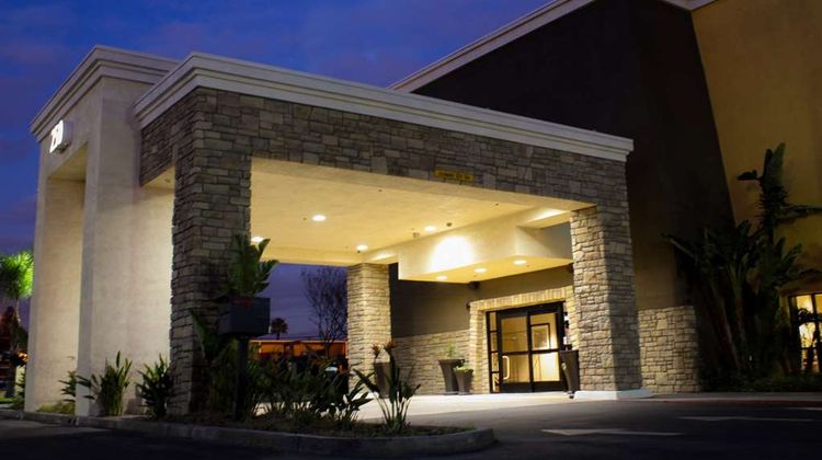 Best Western Plus Arrowhead Hotel Exterior