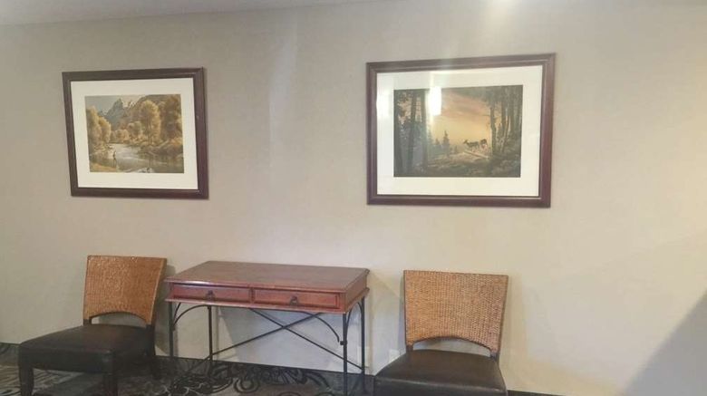 <b>Americas Best Value Inn & Suites Lobby</b>. Images powered by <a href="https://iceportal.shijigroup.com/" title="IcePortal" target="_blank">IcePortal</a>.