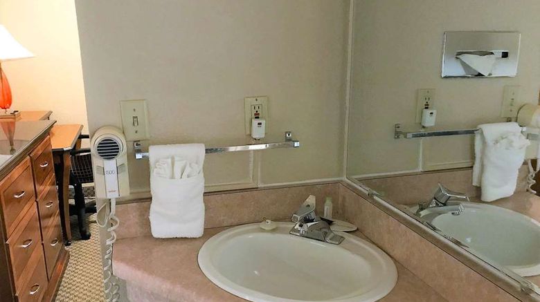 <b>Americas Best Value Inn Lynnwood/Seattle Room</b>. Images powered by <a href="https://iceportal.shijigroup.com/" title="IcePortal" target="_blank">IcePortal</a>.