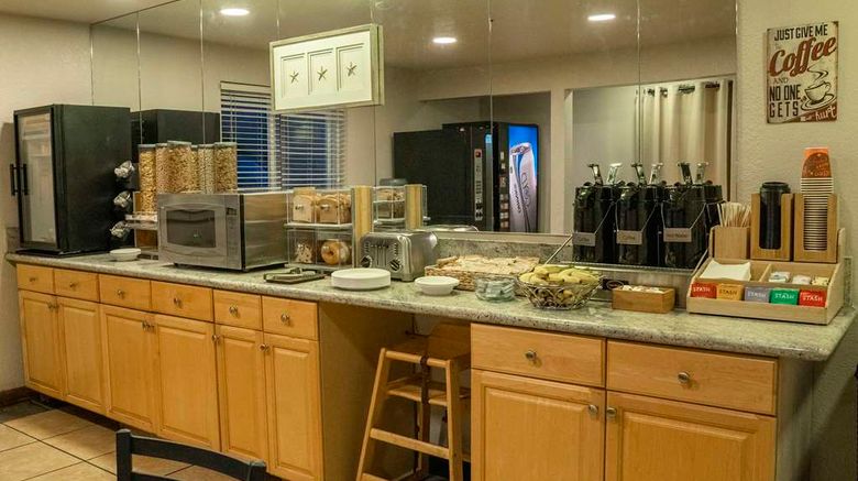 <b>Americas Best Value Inn Lynnwood/Seattle Restaurant</b>. Images powered by <a href="https://iceportal.shijigroup.com/" title="IcePortal" target="_blank">IcePortal</a>.